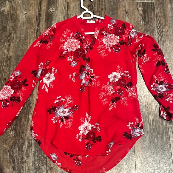 Red blouse from ardenes, size extra small, %100 polyester - Picture 1 of 4